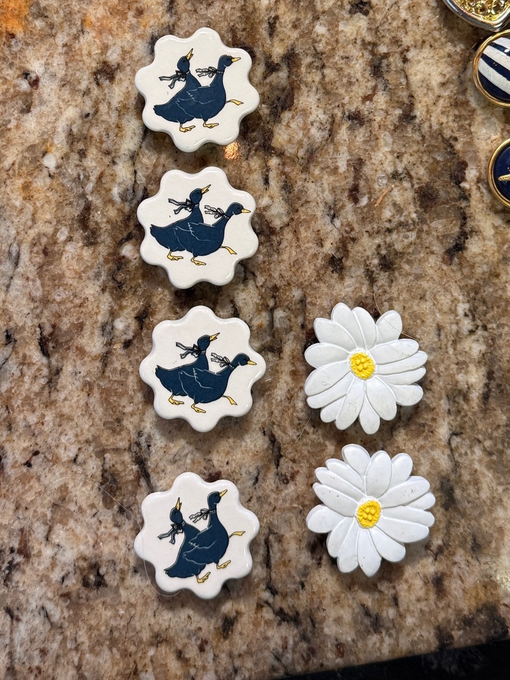 Vintage Button Cover Lot – 16 Pieces